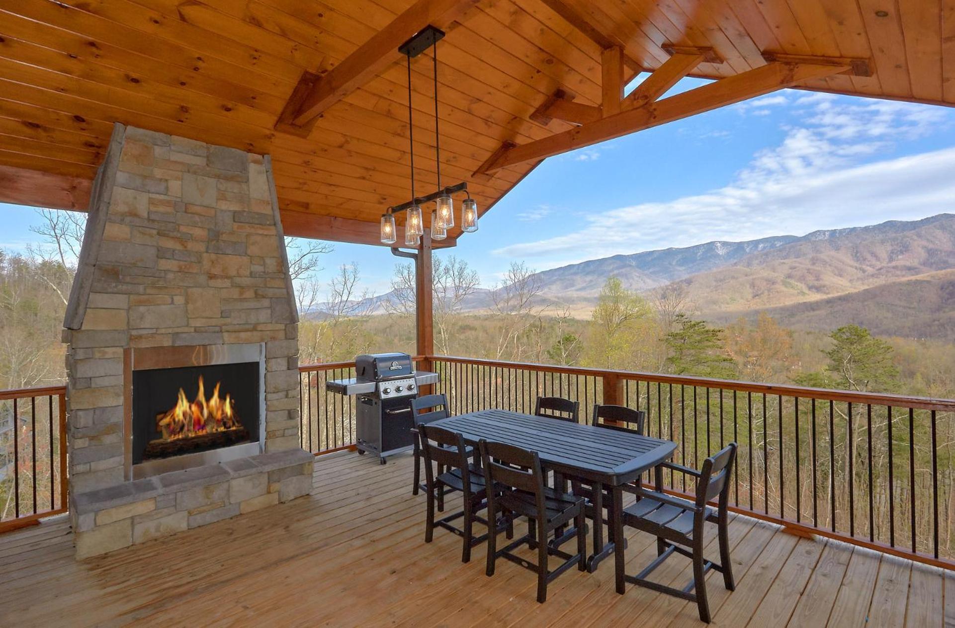 Misty Mountain Adventure Lodge 개틀린버그 외부 사진