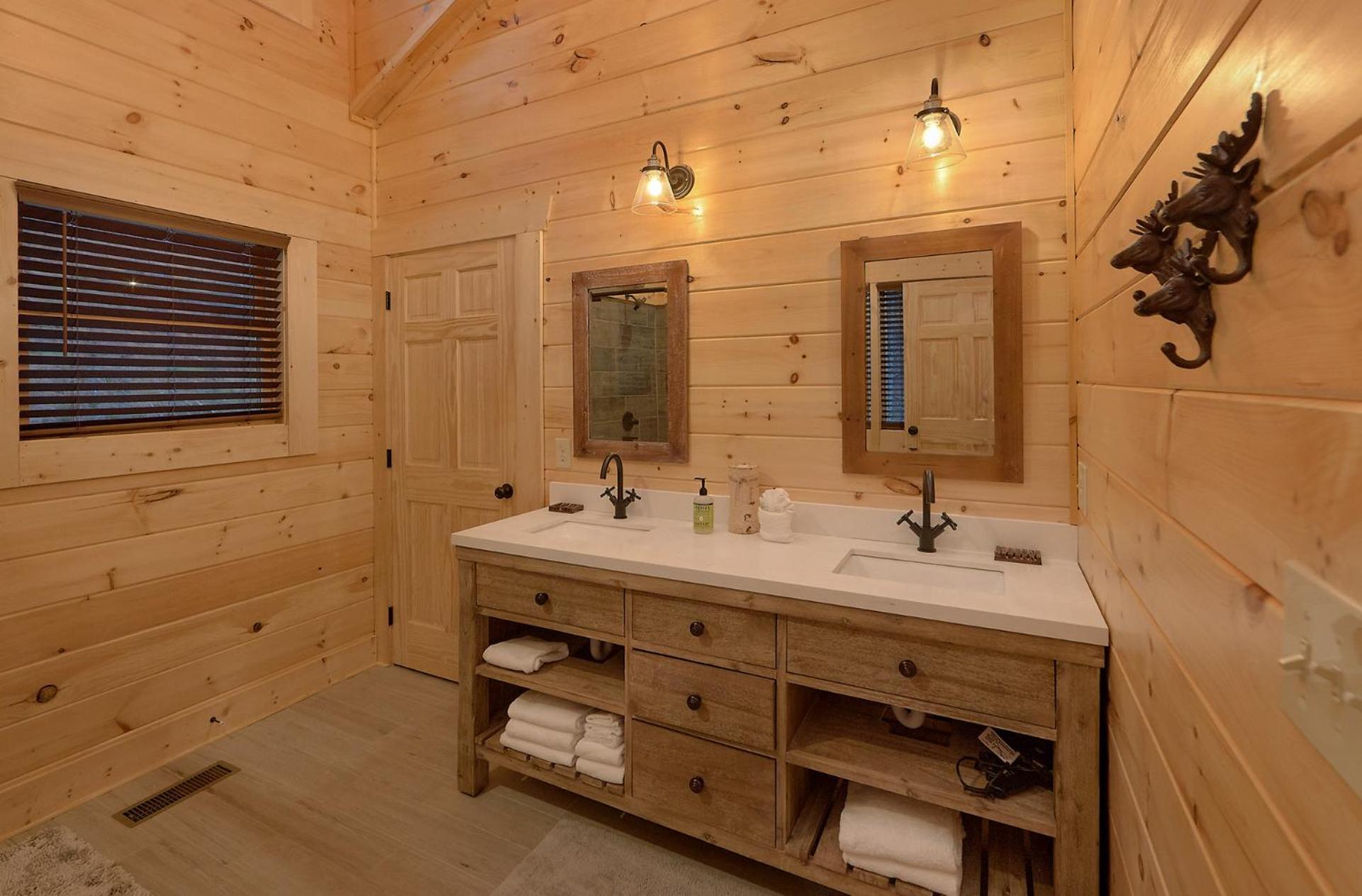 Misty Mountain Adventure Lodge 개틀린버그 외부 사진
