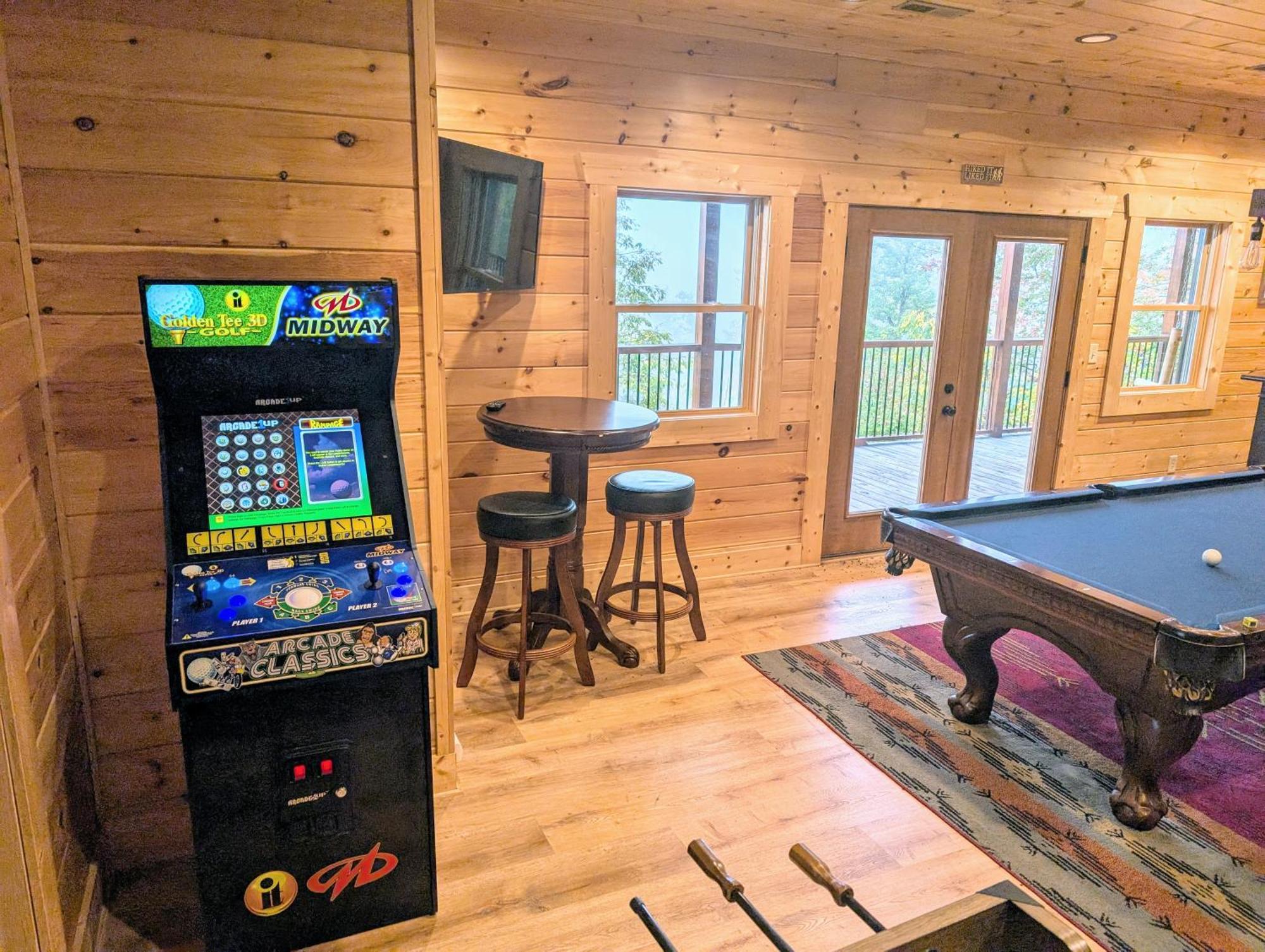 Misty Mountain Adventure Lodge 개틀린버그 외부 사진